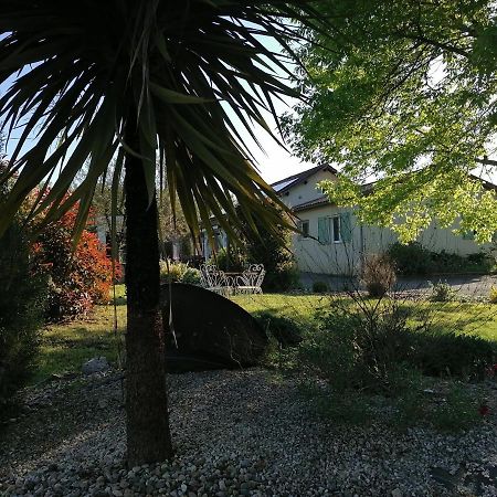Gite "Le Pitous" Cahuzac Bagian luar foto